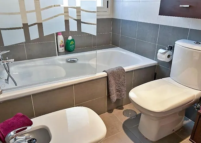 Piso Bajo 3 2 Banos Y Gran Terraza Dénia