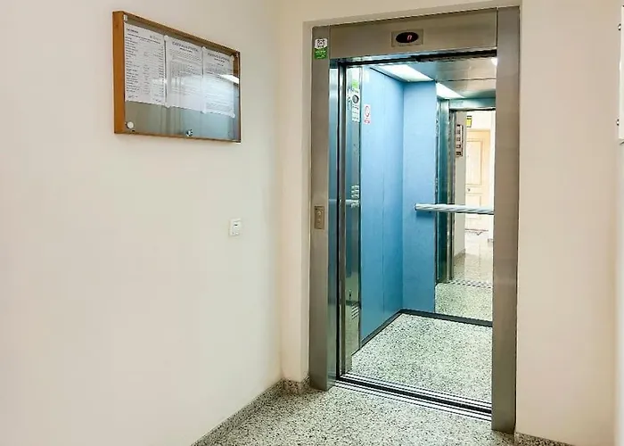 Piso Bajo 3 2 Banos Y Gran Terraza Apartamento