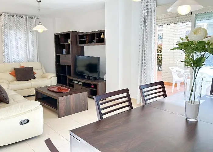 Piso Bajo 3 2 Banos Y Gran Terraza Dénia